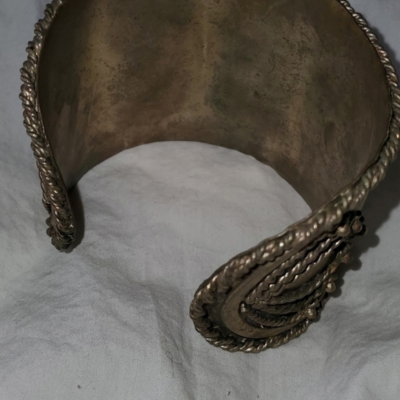 Vintage Tribal Carnelian cuff - Picture 5 of 7